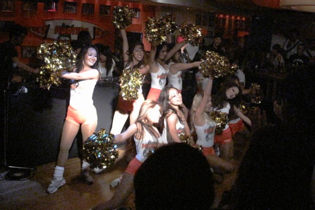 111024_hooters001